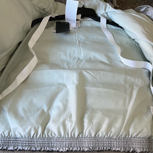 Nike Therma-FIT City series shine puffer jacket boxy silver gray Large NEW NWT - Picture 10 of 12